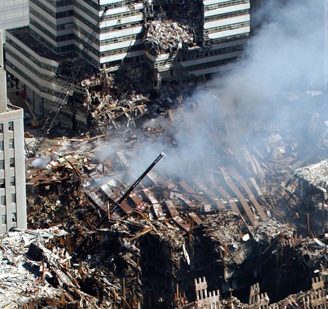 WTC 7 North East Corner Descent - The 9/11 Forum