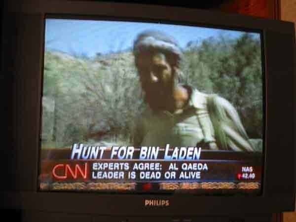 schermata CNN con bin laden e didascalia cretina